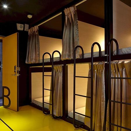 Here X There Hostel Taipei Main Station Екстер'єр фото