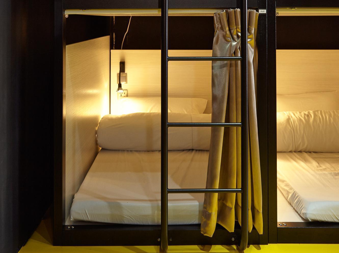 Here X There Hostel Taipei Main Station Екстер'єр фото