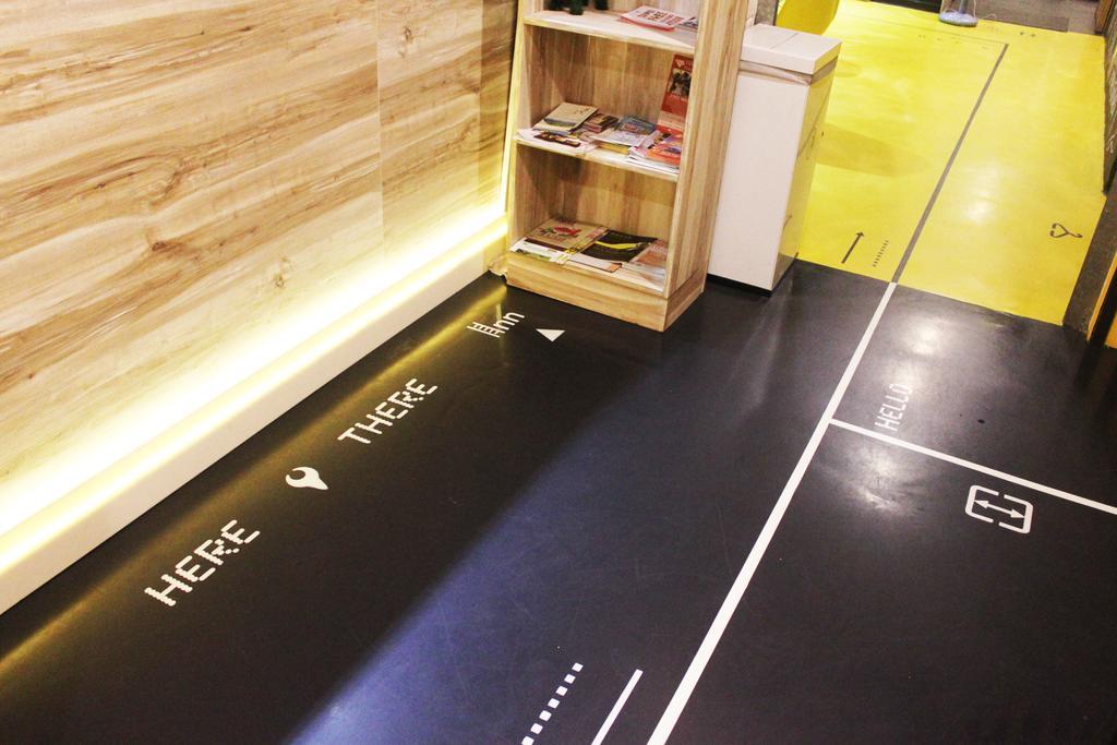Here X There Hostel Taipei Main Station Екстер'єр фото