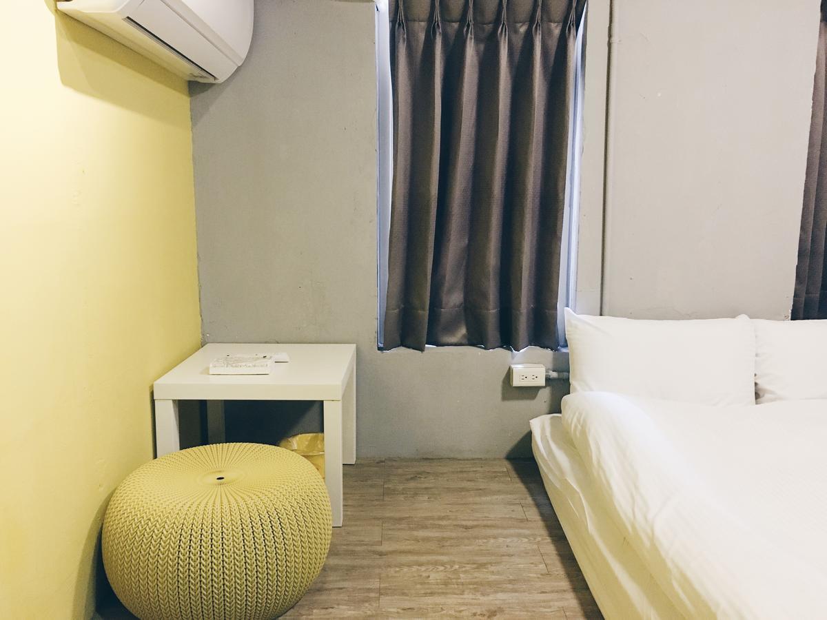 Here X There Hostel Taipei Main Station Екстер'єр фото