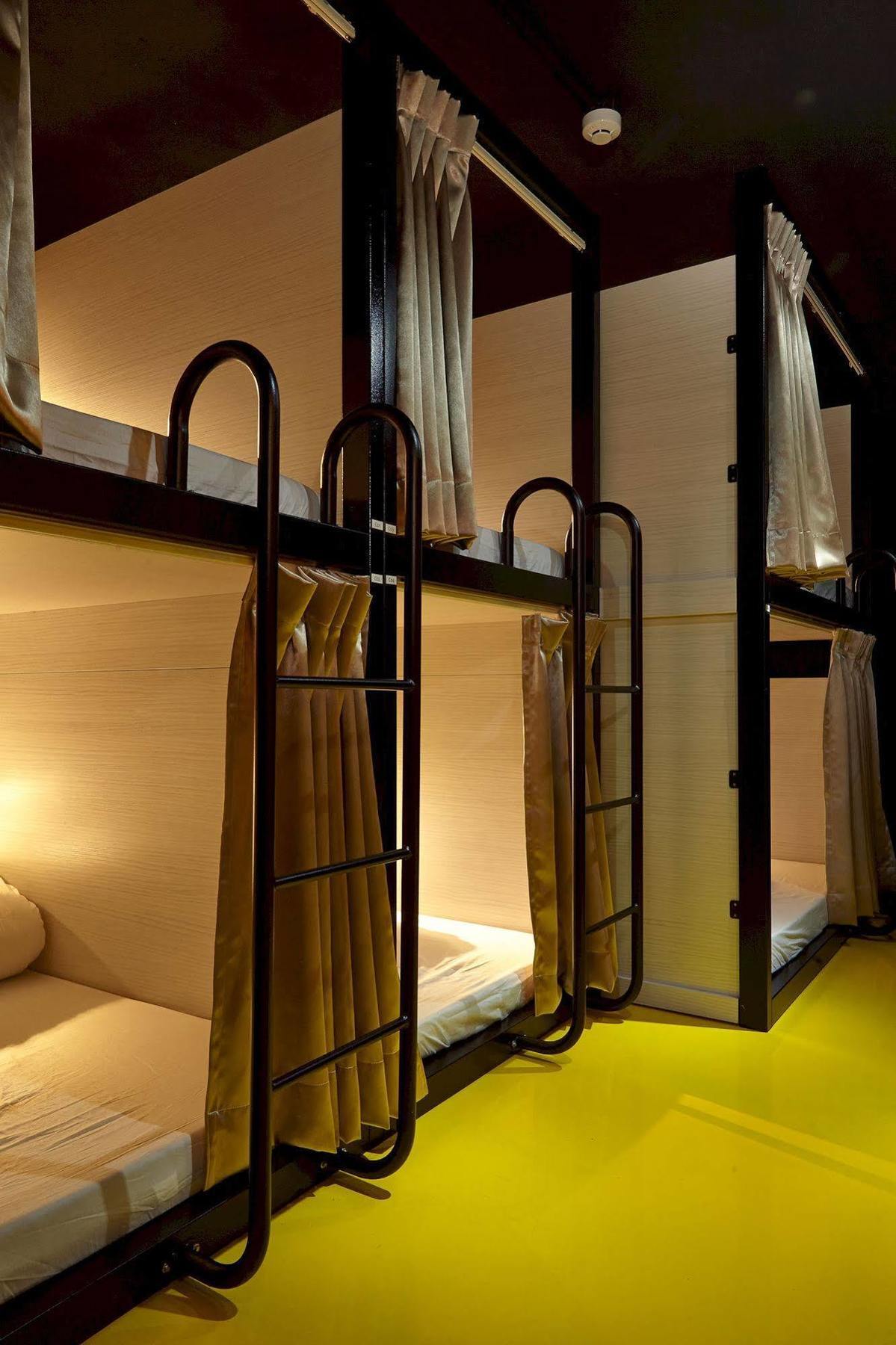 Here X There Hostel Taipei Main Station Екстер'єр фото