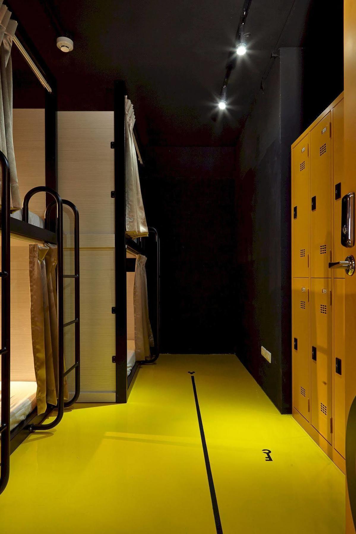 Here X There Hostel Taipei Main Station Екстер'єр фото