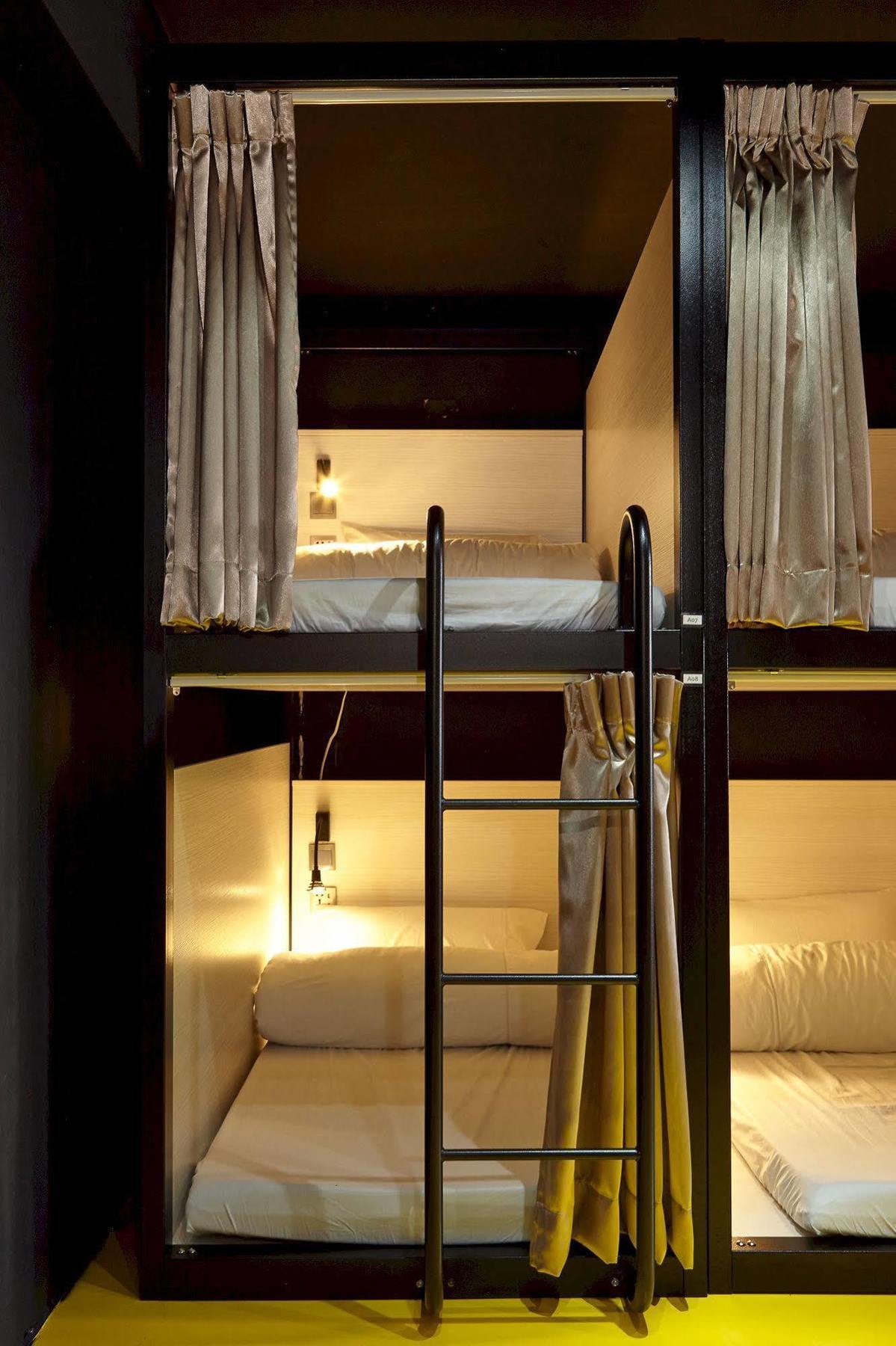 Here X There Hostel Taipei Main Station Екстер'єр фото