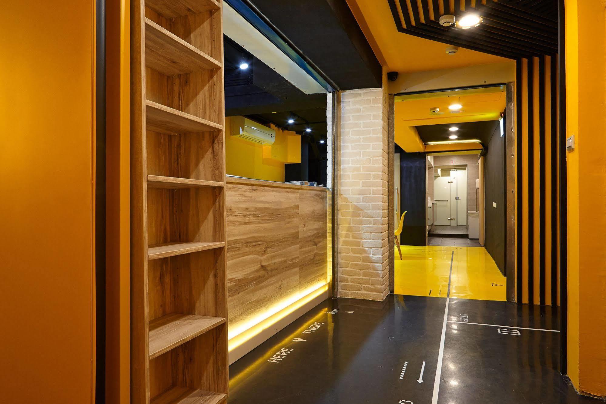 Here X There Hostel Taipei Main Station Екстер'єр фото