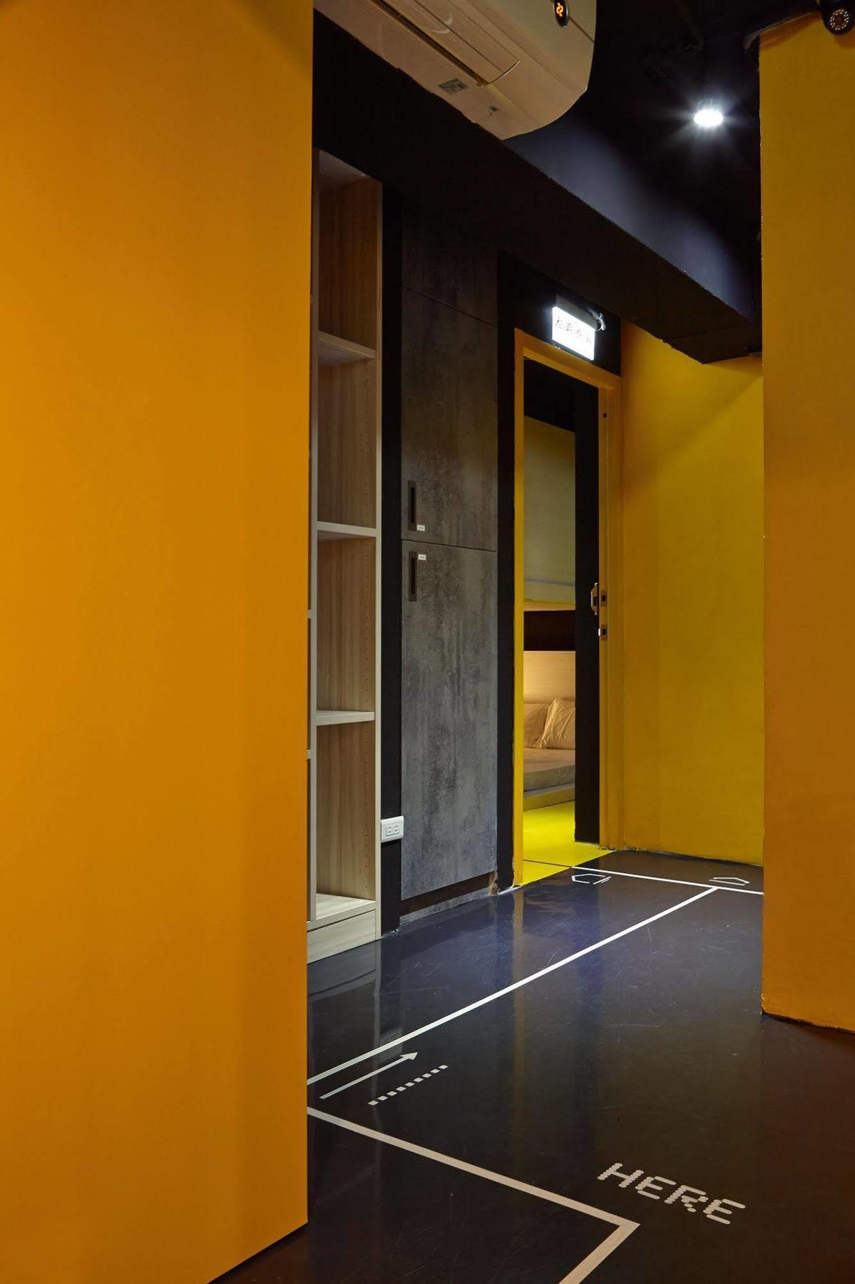 Here X There Hostel Taipei Main Station Екстер'єр фото