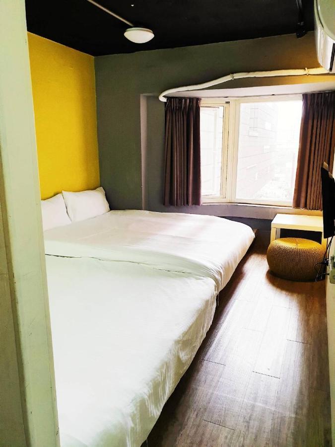 Here X There Hostel Taipei Main Station Екстер'єр фото