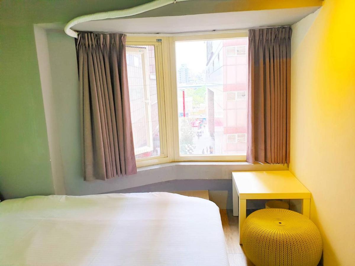 Here X There Hostel Taipei Main Station Екстер'єр фото