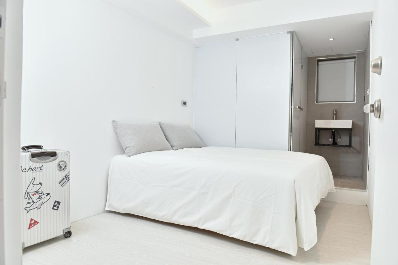 Here X There Hostel Taipei Main Station Екстер'єр фото